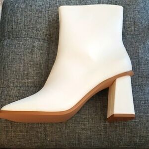 Coutgo White Square Toe Chunky Heeled Boots Size 9.5